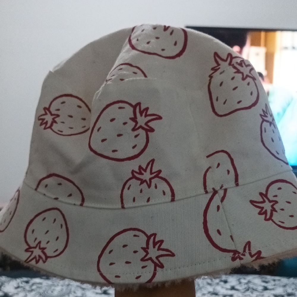 Kids Strawberry Print Bucket Hat - Red and White